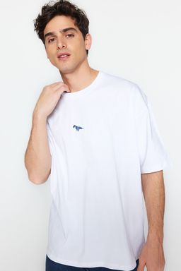 Beyaz Oversize/Genis Kesim K?sa Kol Dinozor Nak?sl? %100 Pamuklu T-Shirt TMNSS23TS00243