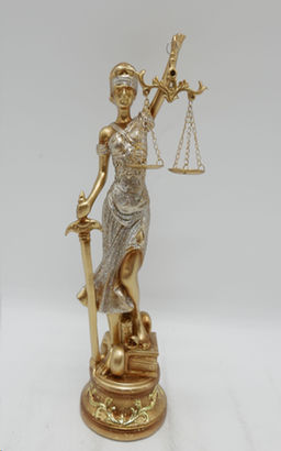 Статуэтка Фемида 26 см / QMH219554-48 /уп 18/