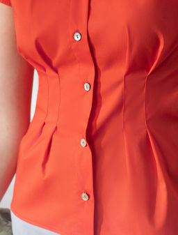 Блузка приталенного кроя с коротким рукавом из легкого хлопкового поплина - Vilatte фото 4