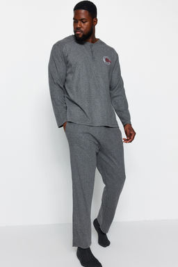TRENDYOL MAN Fume Regular Fit Orme Buyuk Beden Pijama Tak?m? TMNAW24AI00002