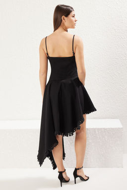 Siyah Etek Ucu Puskullu Volanl? Asimetrik Ask?l? Midi Denim Elbise TWOSS25EL00511 - Trendyolmilla фото 5