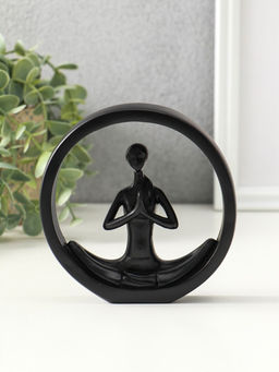 Фигурка полистоун «Девушка медитирует», чёрный, 2.5×12.2×12.3 см