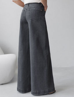 D54.298 Джинсы женские черный