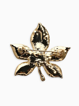 Брошь "Лист Клёна" прозрачная эмаль, цвет жёлто-коричневый в золоте