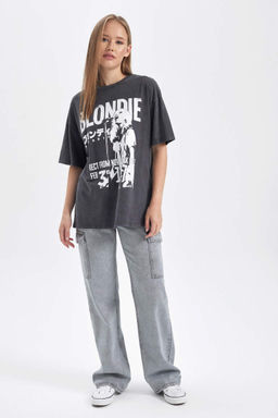 Моющаяся футболка Cool Blondie Oversize с круглым вырезом из 100 % хлопка с короткими рукавами и эффектом выцветания - Defacto фото 2