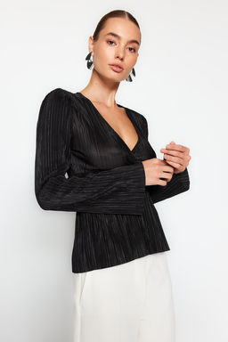 Trendyolmilla Ekru Pilise Detayl? Kruvaze Kapamal? F?rf?rl? V Yaka Orme Bluz TWOAW24BZ00278