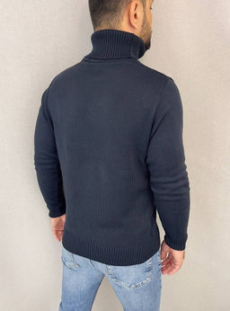 Свитер мужской