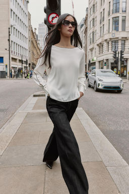 CONTRAST CREPE BLOUSE WITH PIPING