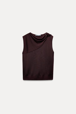 KNIT TOP WITH GOLDEN APPLIQUE