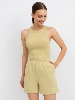 Шорты свободного силуэта в желто-зеленом цвете желто -зеленый 332296