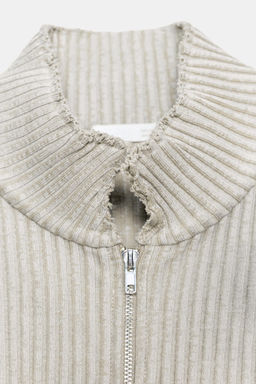 TOP CHALECO EFECTO LAVADO BOLSILLO / Khaki claro - Zara фото 7
