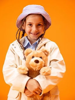 Okul Yolunda ?st?nden ??kmayacak S?cac?k Mont