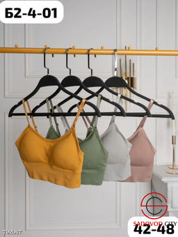 Топ с тонким паралоном