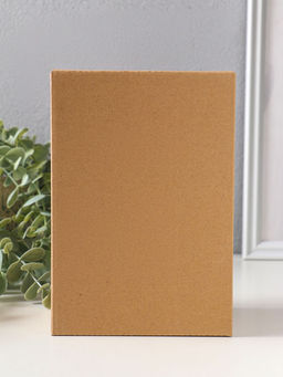 Подставка под благовония полистоун "Маленький послушник и лист" беж с патиной 18х10х10,5 см    10964