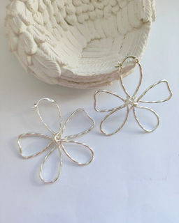 Стильные серьги