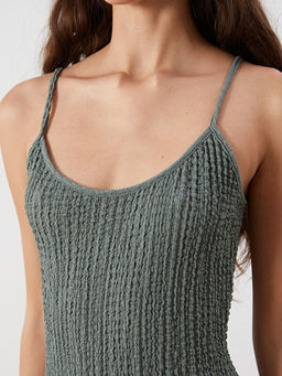 U Yaka Dokulu Elbise