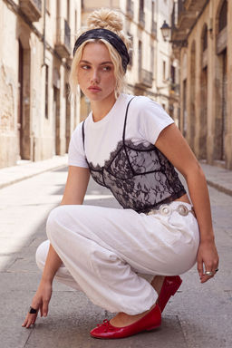 Ekru D_z Regular/Normal Kal_p Bisiklet Yaka Dantel Atlet Detayl_ Esnek _rme T-Shirt TWOSS26TS00290 - Trendyolmilla фото 2