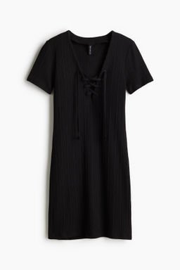 Vestido ajustado con detalle de cord?n