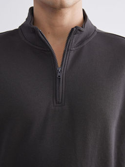 Dik Yaka Uzun Kollu Erkek Kal?n Sweatshirt