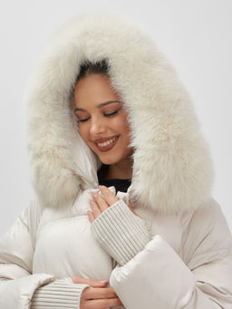 Куртка зимняя женская с мехом и капюшоном тренд бежевого цвета 7737B - Visdeer фото 8