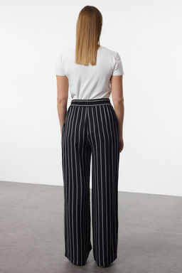 TRENDYOLMILLA Siyah Rahat Kesim Cizgili Genis Paca Dokuma Pantolon TWOSS25PL00008  фото 7