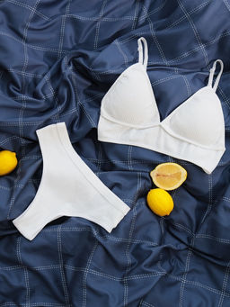 Комплект нижнего белья женский (топ, трусы) Collorista, белый, размер 42-44