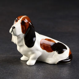Фигурка фарфоровая «Бассет-хаунт», 7 см, авторская роспись