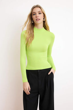 F?st?k Yesil Duz Fitted Asimetrik Yaka Kolsuz Aksesuar Detayl? Esnek Orme Bluz TWOSS26BZ00352