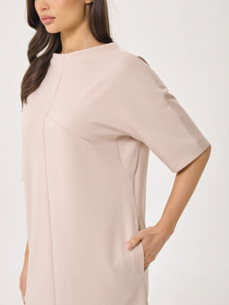 Платье с цельнокроеным рукавом