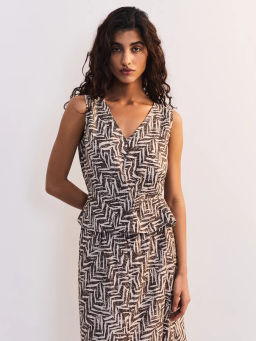 Блуза из вискозы с треугольным вырезом ZR2605012009-236 / Zarina