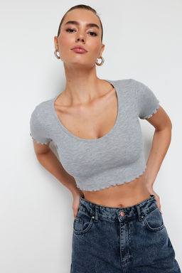 Siyah Havuz Yaka Baby Overlok Detayl? Crop Fitilli Esnek Orme Bluz TWOSS24BZ00197 - Trendyolmilla фото 9