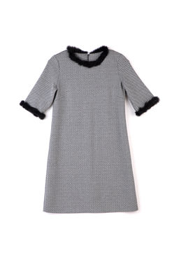 CONTE Платье А-силуэта с металлическим блеском и декором из меха 848 grey grey