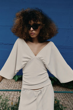 TOP TEXTURA ESCOTE PICO / Crudo - Zara фото 2