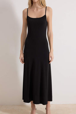 Siyah A-Kesim/Can Form Havuz Yaka Ince Ask?l? Kolsuz Maxi Esnek Orme Elbise TWOSS26EL00010