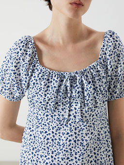 Ba?lamal? Yaka ?i?ekli Mini Elbise