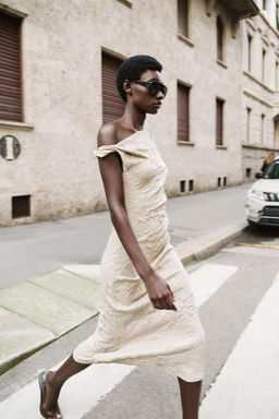 VESTIDO JACQUARD PLIEGUES / marron-vison - Zara фото 3