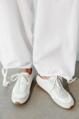 ZAPATILLA BLUCHER DETALLE TALONERA / Blanco