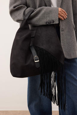 Siyah Puskul ve Toka Detayl? Kad?n Orta Boy Omuz Canta TAKAW26OC00049