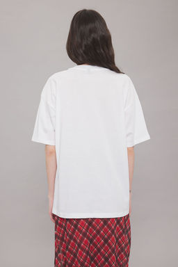 TRENDYOLMILLA Beyaz %100 Pamuk Oversize/Genis Kal?p Bask?l? Orme T-Shirt TWOSS25TS00101  фото 4