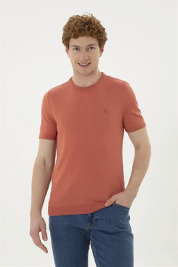 Мужской пудровый свитер