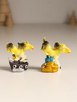 Фигурка полистоун «Конь и служба», 4.5×2.5×5 см, МИКС