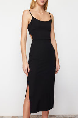 TRENDYOLMILLA Fusya Cut Out Detayl? Y?rtmacl? Vucuda Oturan Ask?l? Midi Esnek Orme Kalem Elbise TWOSS24EL00139