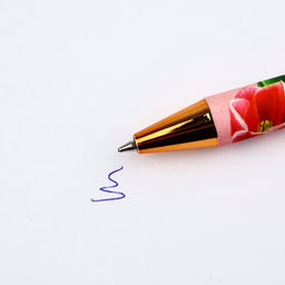 Цена за 10 шт. Ручка шариковая, синяя паста, пластиковый корпус С 8 марта тюльпаны