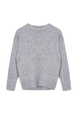 TRENDYOLMILLA Gri Yumusak Dokulu Tas Islemeli Triko Kazak TWOAW25KZ00147