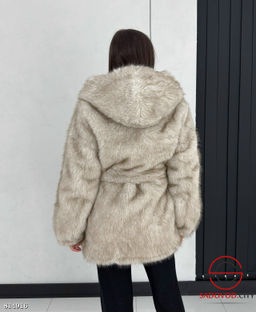 Шуба женская с искусственным мехом