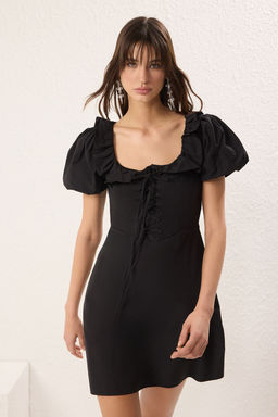 TRENDYOLMILLA Siyah A-Kesim Poplin Dokuma K?sa Elbise TPRSS25EL00210