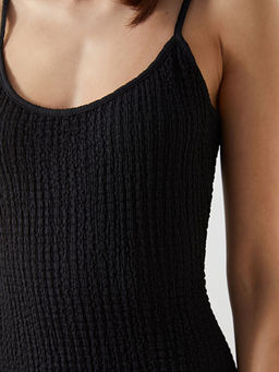 U Yaka Dokulu Elbise