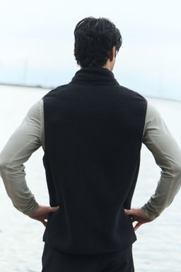 Chaleco de deporte en borreguito Regular Fit - H&m фото 4