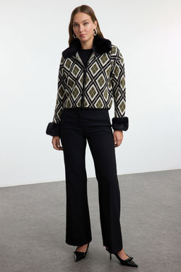 TRENDYOLMILLA Bej C?kart?labilir Suni Kurklu Simli Triko H?rka TWOAW24HI00043