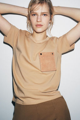 T-SHIRT WITH CONTRAST POCKET